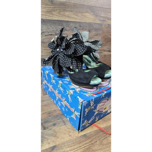 Foxy Flower Top Black Irregular Choice US Size 9/Eur Size 40 Pre Owned w Box - Picture 1 of 16